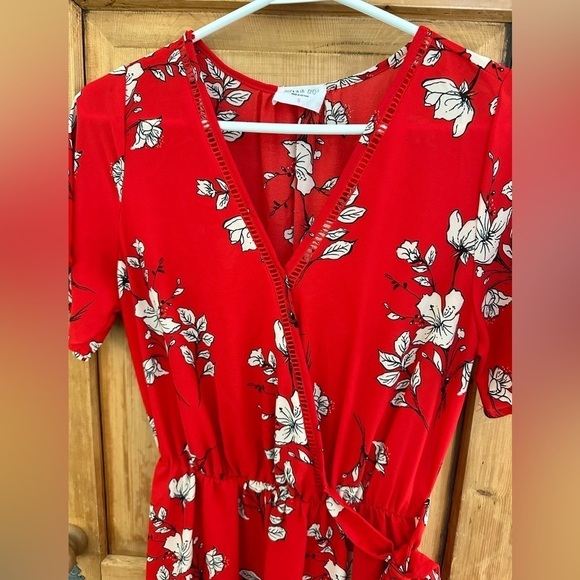 Women’s Sienna Sky Red White Floral Wrap Style Dress Sz Small Feminine Romantic - Picture 3 of 12
